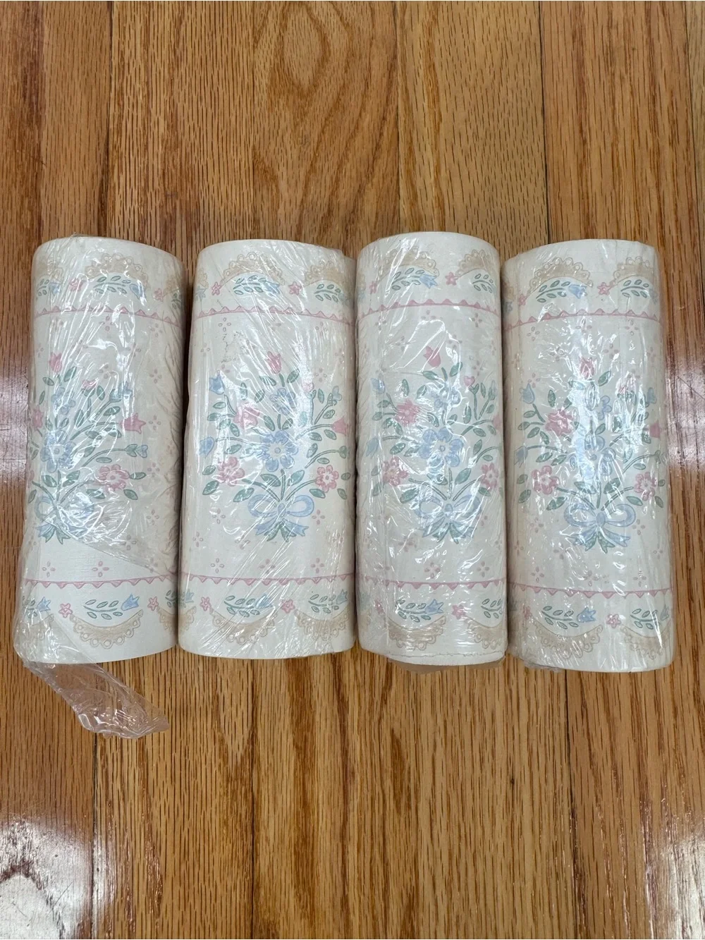 Vintage Cottagecore Floral Heart Pattern Wallpaper Border Set of 4 Rolls